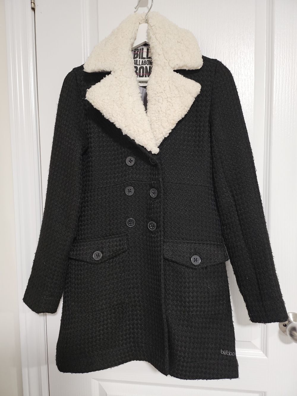 Billabong Black Peacoat with Cream Sherpa Lapel
